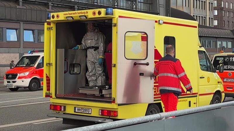 Hamburger Virus-Verdacht: Schwere Vorwürfe erhoben Nach dem Einsatz rund um den letztlich ausgeräumten Verdacht einer Marburg-Virus-Infektion am Hamburger Hauptbahnhof soll nun das Vorgehen der Beteiligten untersucht werden.