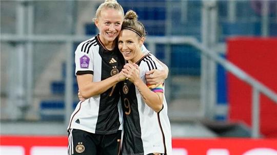 Nach dem Erfolg gegen Wales treffen die DFB-Frauen in Reykjavík auf Island.