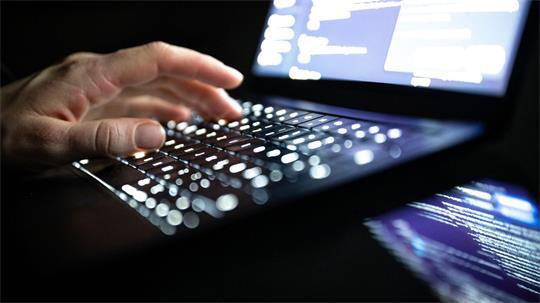 Nach dem Hackerangriff auf das Berliner Landesnetz haben die Erpresser ihre Drohung wahr gemacht. (Symbolbild)