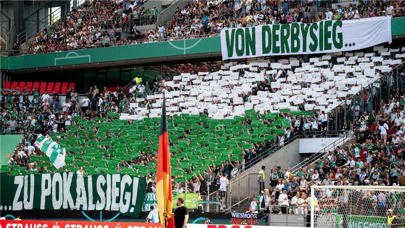 Nach dem Halbfinal-Sieg gegen den HSV hofften die Werder-Fans auch auf einen Final-Triumph gegen den FC Bayern.