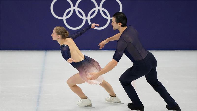 Gold weg, Bronze gerettet: Eis-Paar Hase/Volodin strahlt Nach dem Kurzprogramm hatten die deutschen Meister noch geführt.