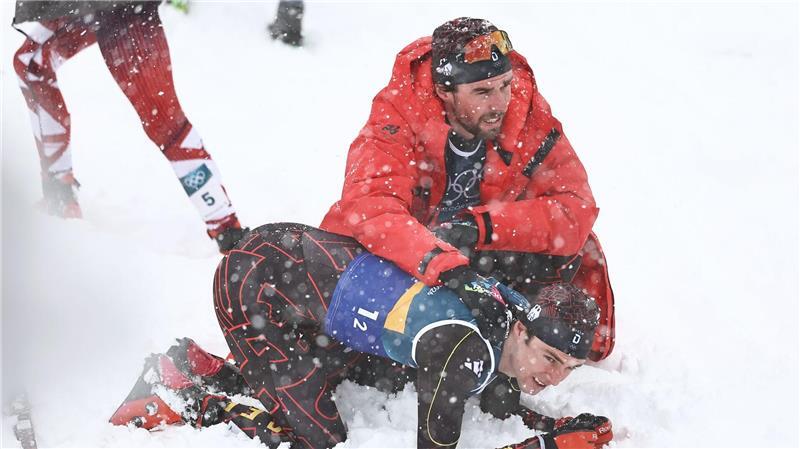 Nach dem Olympia-Teamsprint 2026 war Johannes Rydzek als Tröster gefragt. (Archivbild)