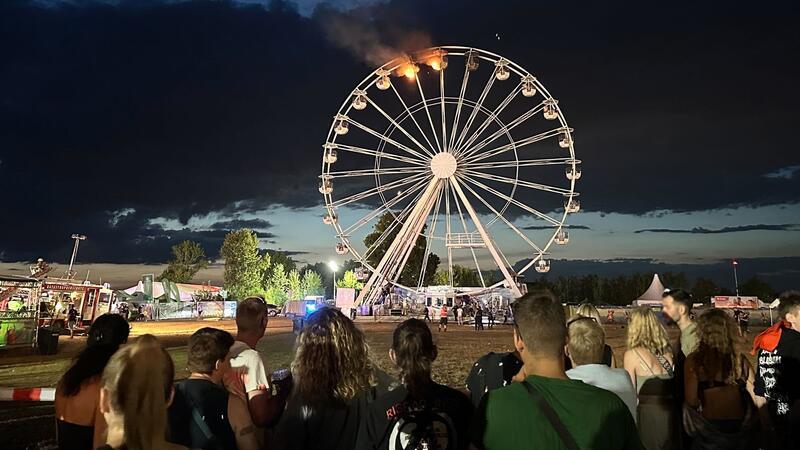 Nach dem Riesenrad-Brand auf dem Highfield-Festival laufen die Ermittlungen zur Ursache.
