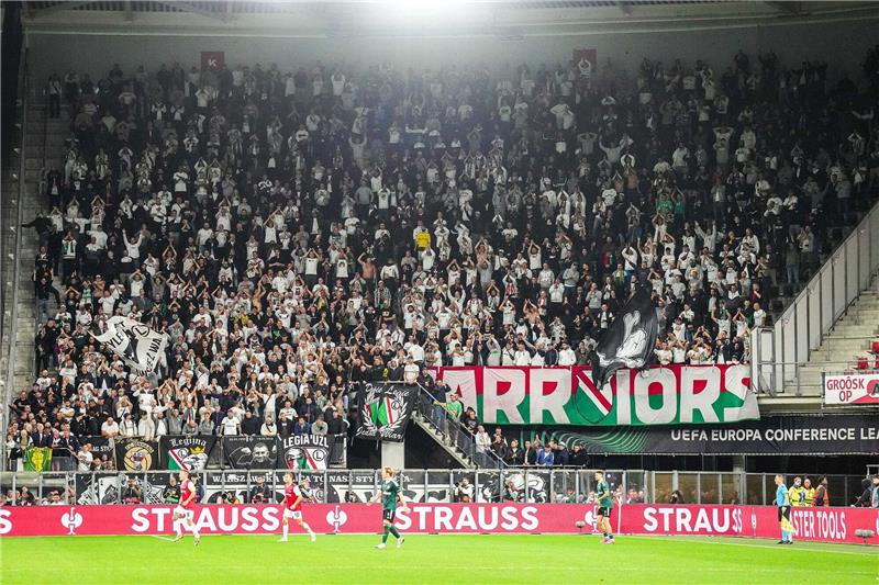 Festnahme von Legia-Profis: Polen bestellt Botschafterin ein Nach dem Spiel von Legia Warschau bei AZ Alkmaar in der Conference League hat es nach Ausschreitungen zwei Festnahmen gegeben.