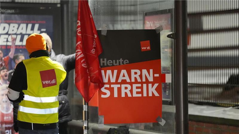 Nach dem Streik ist vor dem Streik: Am Mittwoch will die Gewerkschaft Verdi Hamburgs U-Bahnen lahmlegen. Auch der Busbetrieb sei wieder betroffen.