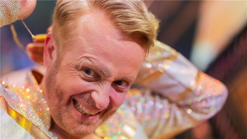 Ross Antony blutet bei „Let’s Dance“ – und macht weiter Nach dem Tanz wurde Ross Antony erfolgreich behandelt - ein Pflaster verdeckte die Wunde.