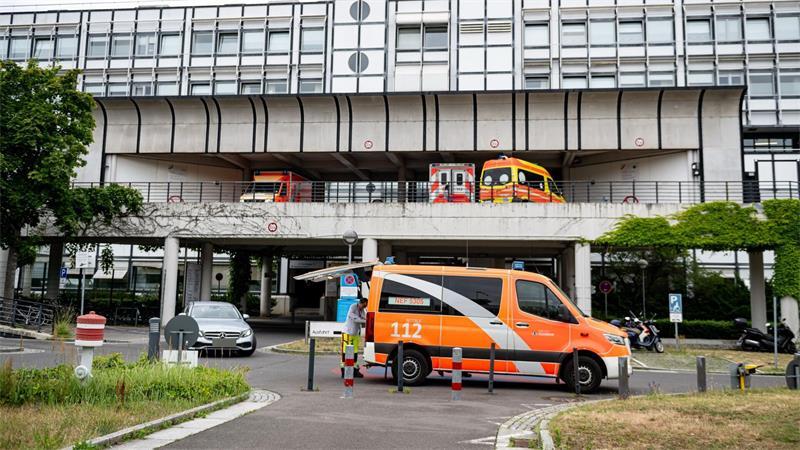 Patient tötet anderen Patienten in Berliner Krankenhaus Nach dem Tod eines Patienten in einer Berliner Klinik ermittelt eine Mordkommission.