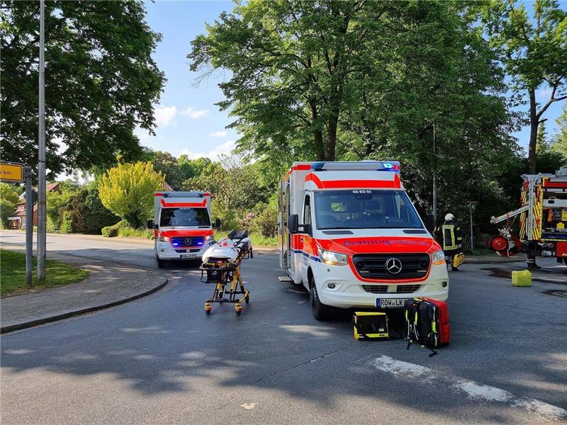 Nach dem Unfall an der Kreuzung in Wilstedt war zunächst von fünf Verletzten ausgegangen worden. Foto: DRK Kreisverband Bremervörde/Rettungsdienst