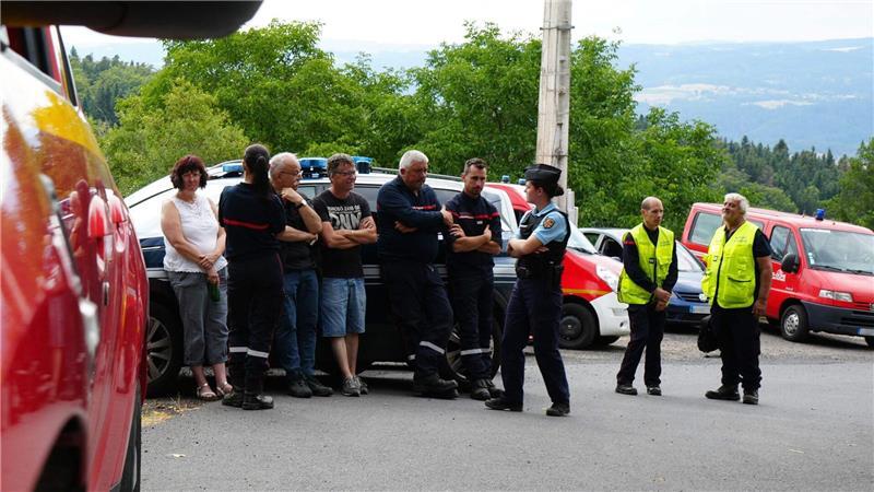 Rennwagen in Frankreich kommt von Straße ab - drei Tote Nach dem Vorfall bei der Auto-Rallye im Département Puy-de-Dôme gibt es Untersuchungen.