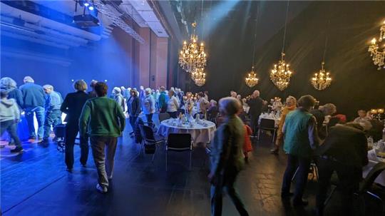 Nach dem großen Zuspruch im vergangenen Jahr wird vor Beginn des Vorverkaufs für Abonnenten zum 2. Theater-Frühstück im Stadeum eingeladen.