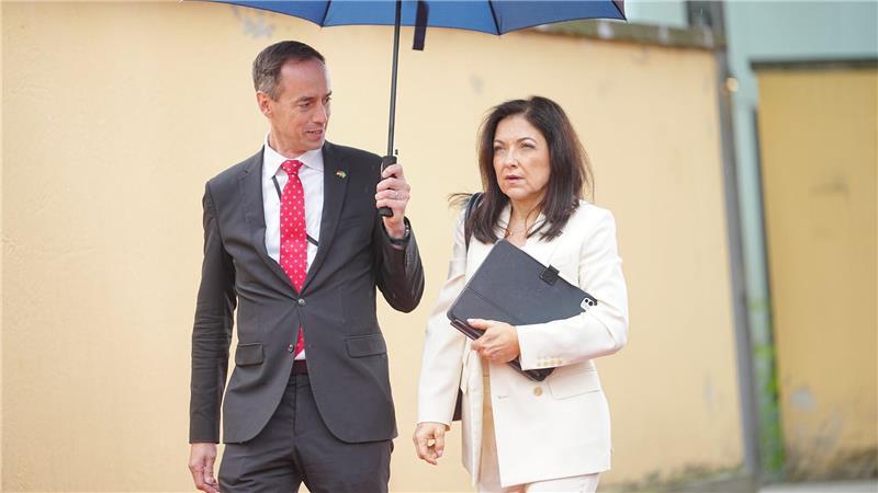 Nach den Worten von Wirtschaftsministerin Reiche geht auch darum, die Raffineriekapazitäten hochhalten zu können.