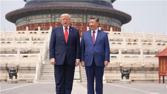 Nach den ersten Gesprächen zeigte Xi Trump den Himmelstempel in Peking.