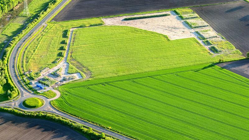 Oberverwaltungsgericht in Lüneburg verhandelt Stader Surfpark im Doppelpack Nach den ersten vorbereitenden Arbeiten lassen sich die Umrisse des Surfbeckens erahnen.