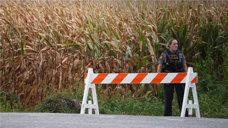 US-Polizisten bei Ermittlungen zu häuslicher Gewalt getötet Nach den tödlichen Schüssen sperrte die Polizei umliegende Straßen.