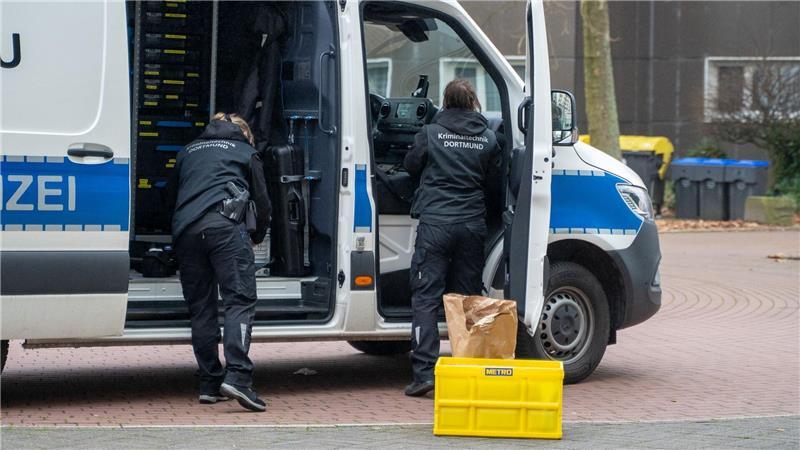 Angriff auf Frau und vier Kinder: Tatverdächtiger in U-Haft Nach der Attacke wurde der Tatort eingehend untersucht.