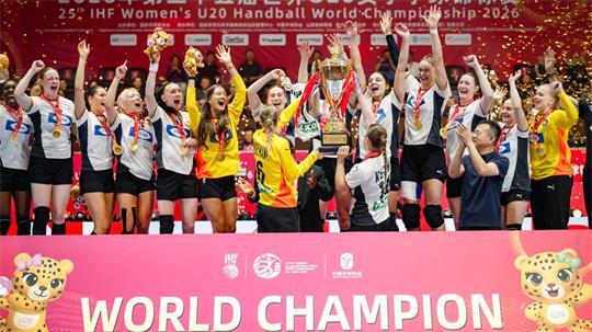 Nach der Europameisterschaft haben die Juniorinnen nun auch die WM gewonnen.