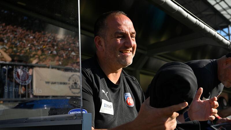 Comeback verpatzt: St. Pauli verliert gegen Heidenheim Nach der Europapokal-Premiere nun Bundesliga-Start für Heidenheims Trainer Frank Schmidt