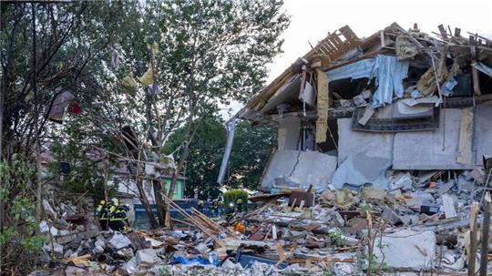Nach der Explosion bietet sich ein Bild der Verwüstung. 
