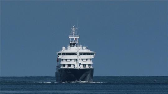 Nach der Kreuzfahrt und dem Ausbruch des Hantavirus - die Hondius kehrt endlich nach Rotterdam zurück.