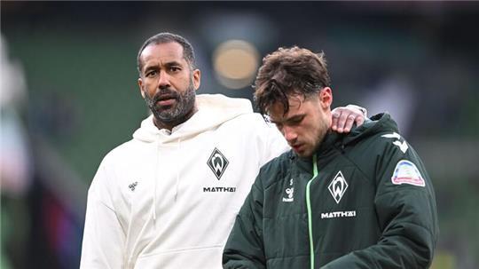 Nach der Niederlage gegen Mainz war Bremens Trainer Daniel Thioune als Tröster gefragt.