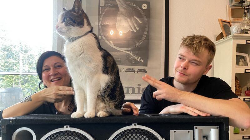 Der Techno ist zurück in Stade: Neue Event-Reihe geplant Nach der Premiere im letzten Jahr haben Kristin Probst und Alexander Krischer das nächste Techno-Event geplant. Ihr Motto: Die Katze lässt das Mausen nicht.
