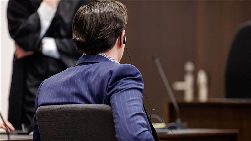 Nach der Tat floh der Angeklagte laut den Ermittlungen mit seinen Begleitern nach Frankreich, wo er sich der Polizei stellte. (Archivbild)