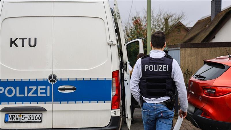 Nach der Tat sicherten Einsatzkräfte Spuren.