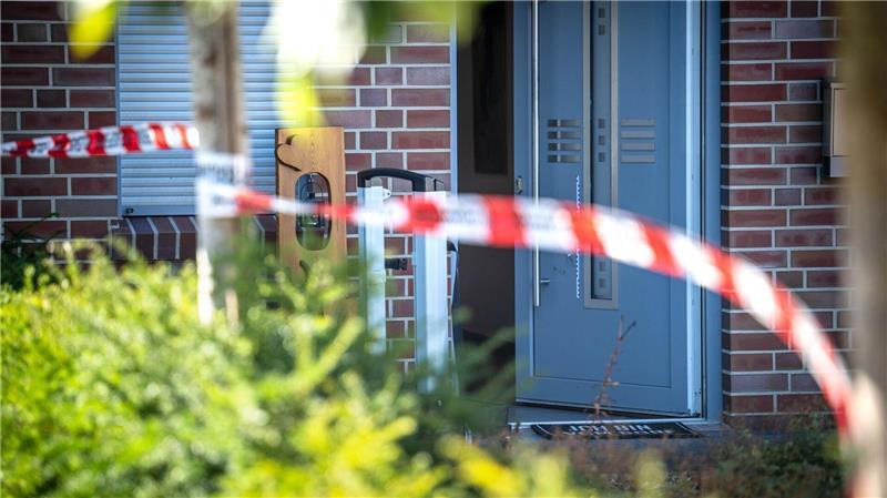 Mann soll Lebensgefährtin im gemeinsamen Haus getötet haben Nach der Tötung einer 30-Jährigen laufen die Ermittlungen auf Hochtouren.