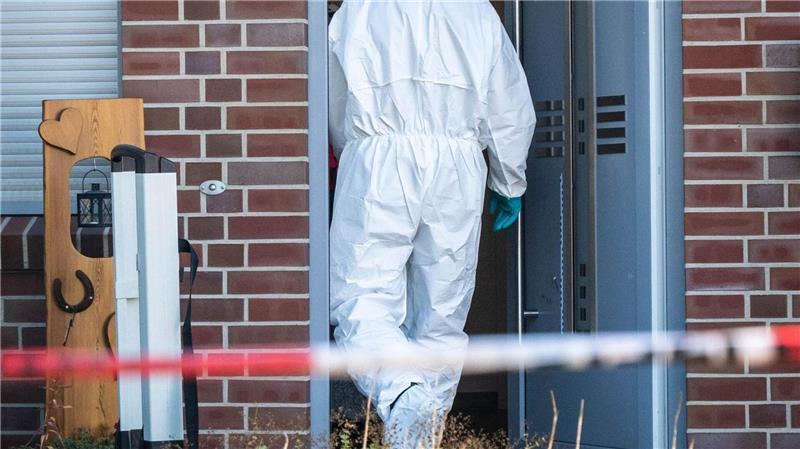 Mann soll Lebensgefährtin im gemeinsamen Haus getötet haben Nach der Tötung einer Frau in Gyhum im Landkreis Rotenburg ermitteln Polizei und Staatsanwaltschaft gegen den Partner der Frau.