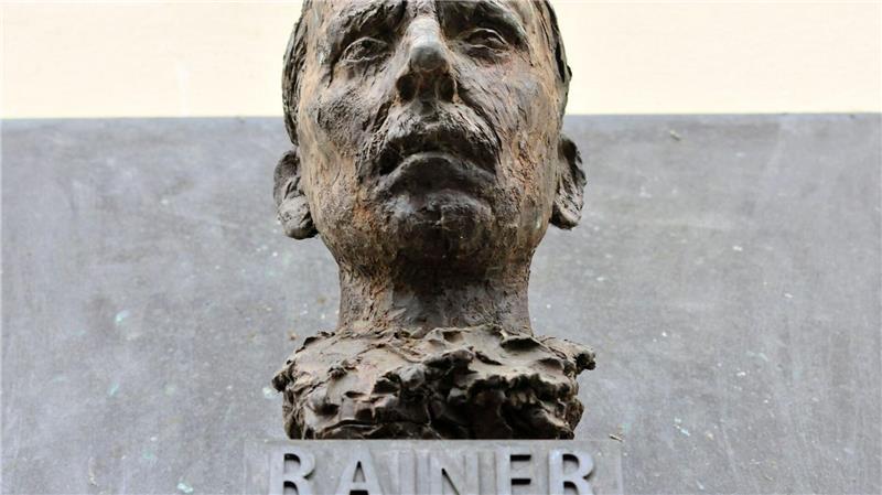 Vor 150 Jahren geboren: Rilke liegt im Trend Nach der Trennung seiner Eltern verdunkelte sich Rilkes Erinnerung an Prag.