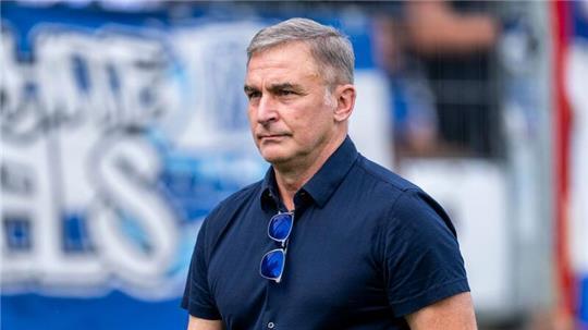 Nach der Trennung von Steffen Baumgart wird Stefan Kuntz seinen Posten als Sportvorstand beim Hamburger SV nicht mit der Aufgabe als Trainer eintauschen.