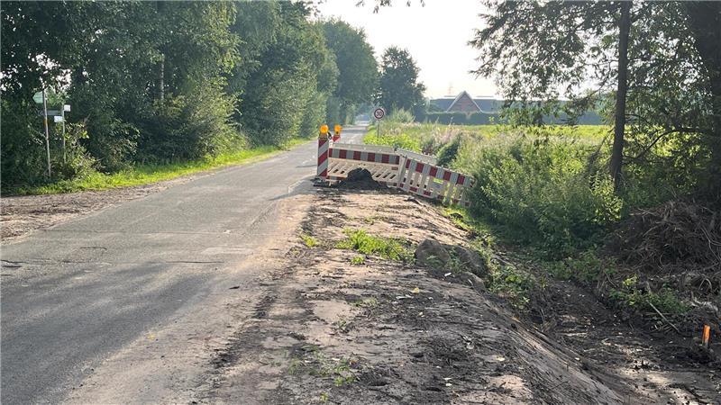 Nach der Umlegung von Versorgungsleitungen sollen Ende August die Bauarbeiten für die Entwässerung beginnen.