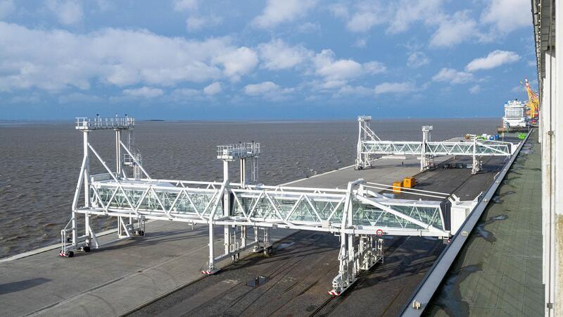 Neue Kaje und große Kreuzfahrt-Ziele ein Bremerhaven Nach drei Jahren Bauzeit ist die neue Columbuskaje des Kreuzfahrtterminals Bremerhaven fertig.