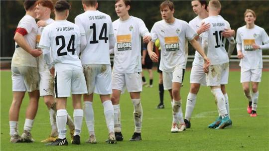 Nach dreifachem Torjubel gegen das Team von Calenberger Land aus Barsinghausen festigte die Mannschaft von Trainer Olaf Lakämper ihren zweiten Tabellenplatz in der U19-Regionalliga.