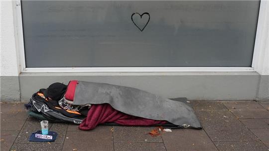 Nach einem Bericht der Bundesregierung leben in Hamburg rund 3.800 Menschen auf der Straße. (Archivbild)