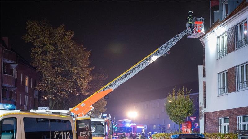 Nach einem Brand in einem Pflegeheim ist ein verletzter Bewohner im Krankenhaus gestorben. (Archivbild)