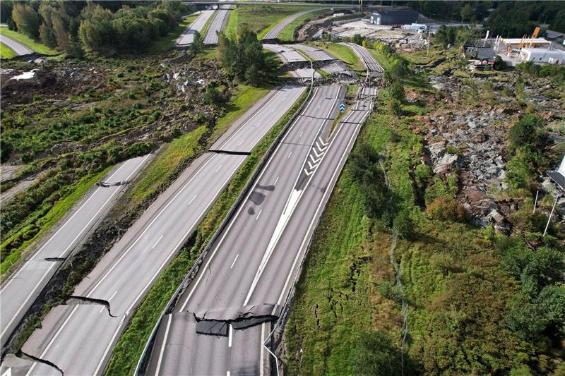 Erdrutsch zerstört Europastraße in Schweden Nach einem Erdrutsch ist die Europastraße E6 beschädigt.