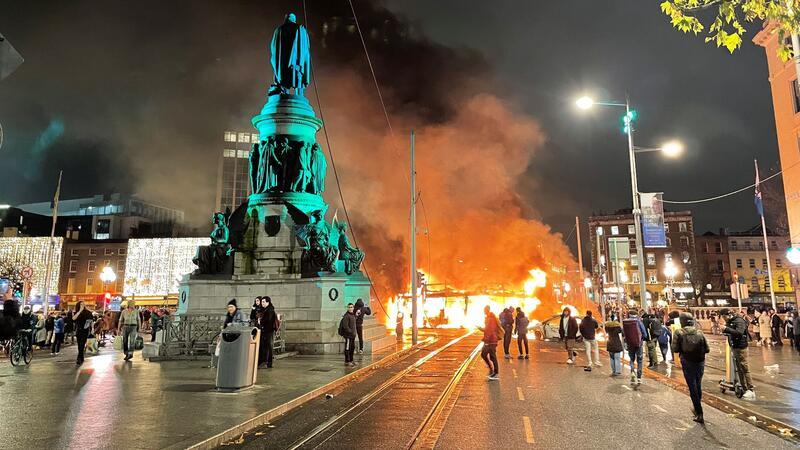 Nach einem Messerangriff kam es in Dublin zu Ausschreitungen.