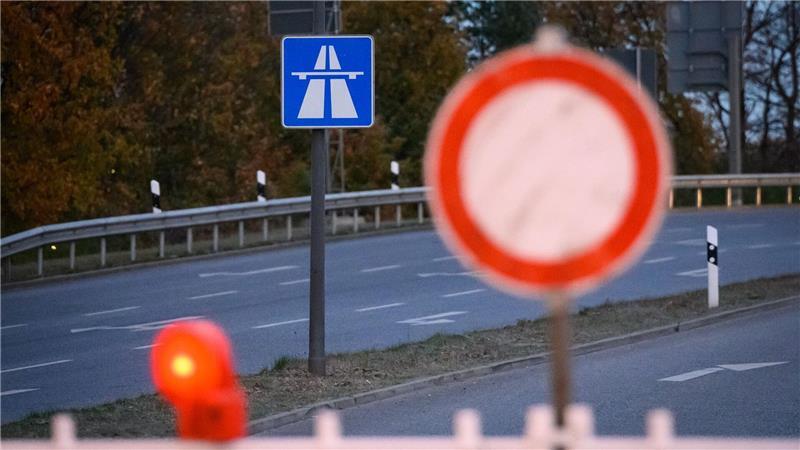 Audifahrer kommt auf Autobahn ins Schleudern – A26-Sperrung aufgehoben Nach einem Unfall wurde die A26 zwischen Dollern und Stade gesperrt. (Symbolbild)
