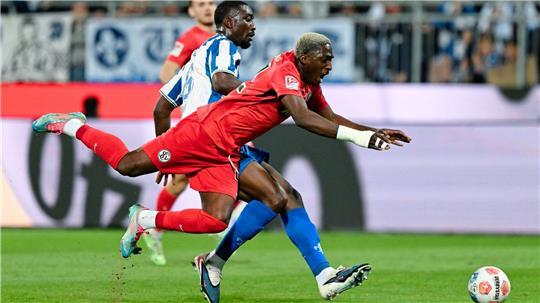 Nach einem harten Check als letzter Mann musste Patric Pfeiffer vorzeitig vom Feld. 