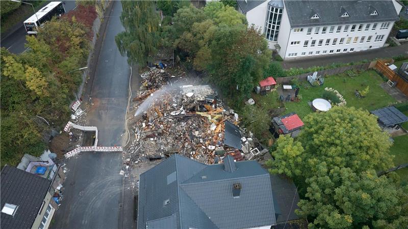 Bilder des Tages Nach einer Explosion in einem Wohn- und Geschäftshaus in Daaden in Rheinland-Pfalz ist das Gebäude komplett eingestürzt. Mehrere Personen wurden verletzt.