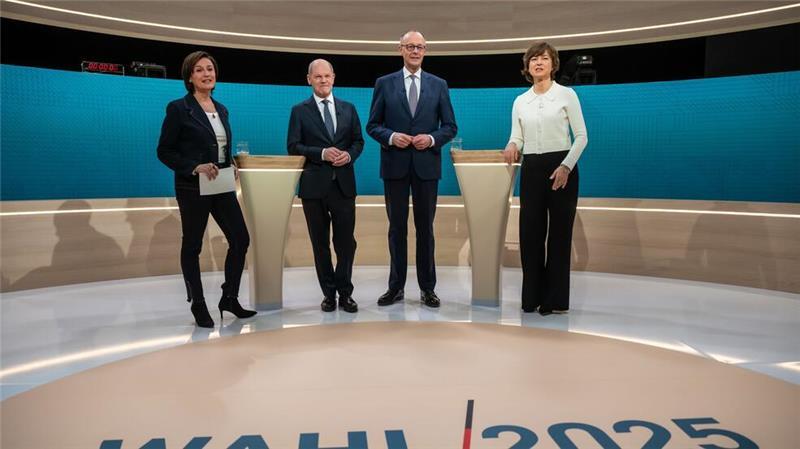 Nach einer Umfrage der Forschungsgruppe Wahlen hat Scholz das Duell ganz knapp gewonnen.