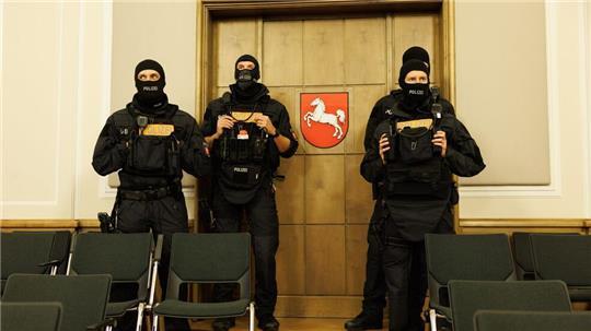 Nach einer Verständigung könnte ein Prozess gegen mutmaßliche Geldautomatensprenger deutlich schneller beendet werden. (Archivbild)