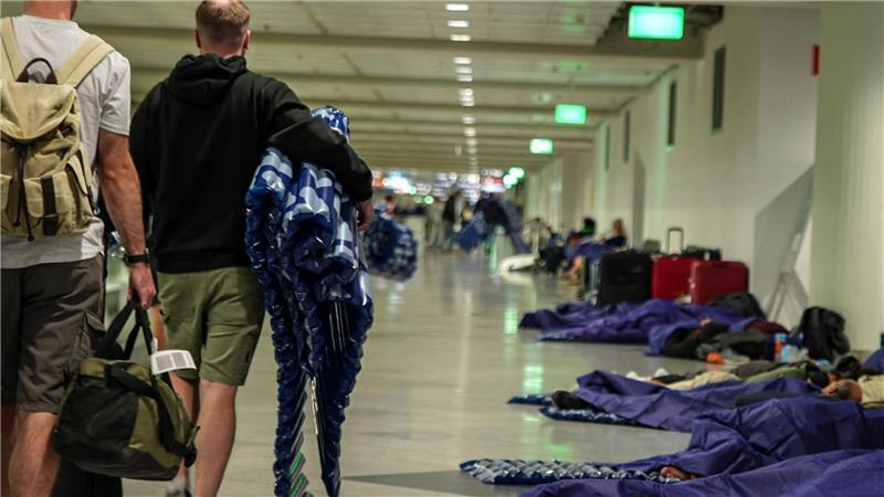 Nach einer erneuten Drohnensichtung mussten wieder Menschen am Flughafen in München übernachten.