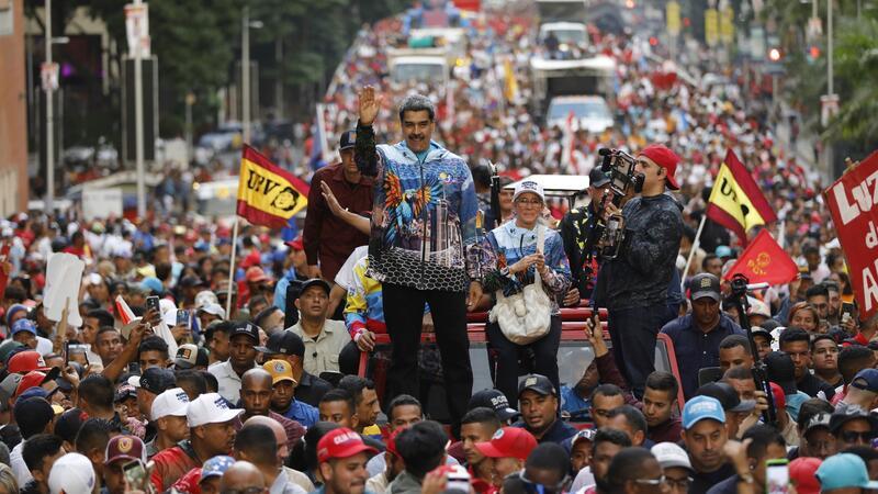 Nach elf Jahren an der Macht droht dem autoritären Präsident Maduro eine Schlappe bei der Wahl. 
