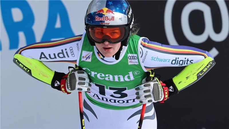 Nach ihrem Sieg am Samstag wurde Emma Aicher 24 Stunden später von Sofia Goggia bezwungen.