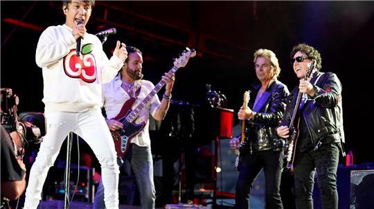 Nach mehr als 50 Jahren kündigt die US-Band Journey eine Abschiedstour an. (Archivbild) 