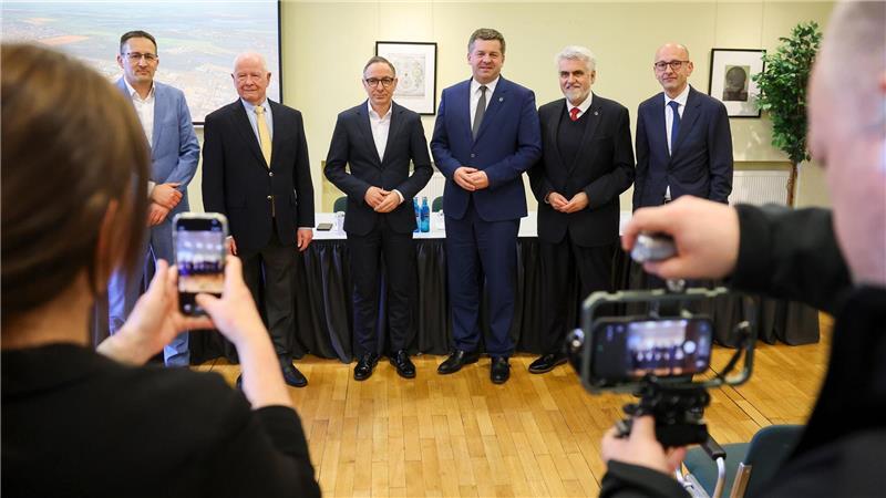 Nach monatelanger Unsicherheit wird der Standort Domo in Leuna stabilisiert – ein ungewöhnlicher Rettungsfall für die Branche. (Archivbild) 