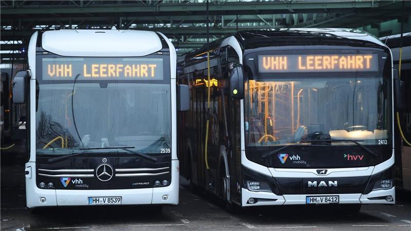 Nach neun Verhandlungsrunden haben sich die Gewerkschaft Verdi und die Arbeitgeberseite auf einen neuen Manteltarifvertrag für die Verkehrsbetriebe Hamburg-Holstein (VHH) geeinigt. (Archivbild)