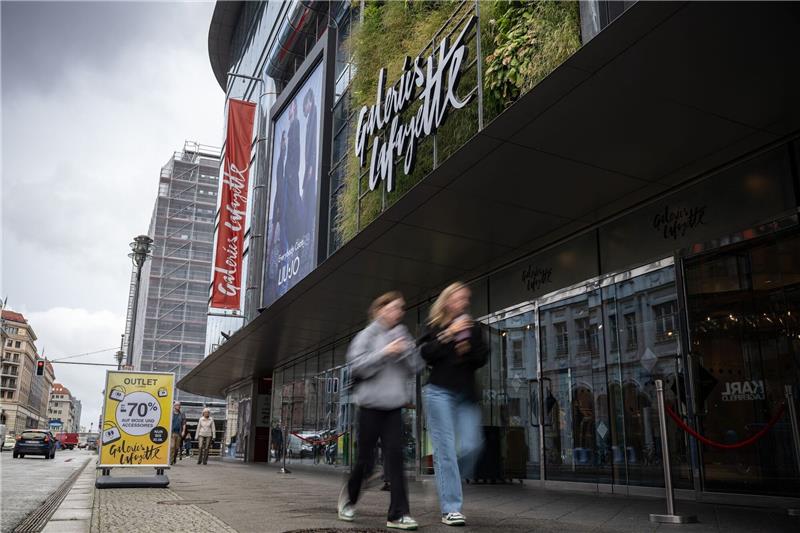 Aus für Galeries Lafayette in Berlin Nach rund 27 Jahren in Berlin steht das Aus für das Kaufhaus Galeries Lafayette Ende 2024 fest.